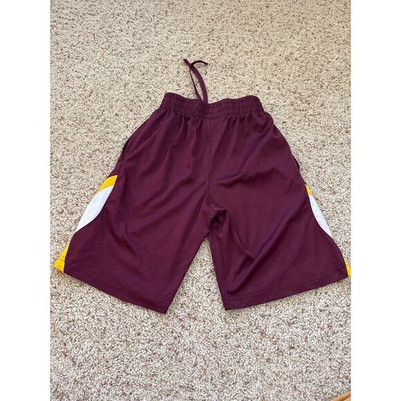 MN Gophers Minnesota Short and Tshirt Bundle Boys Size S & M - Picture 3 of 8